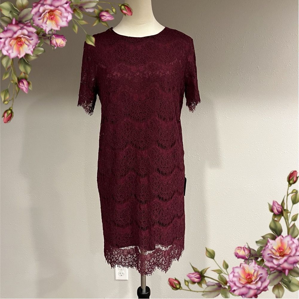 Lulu's Take Me‎ to Brunch Burgundy Lace
Shift Dress